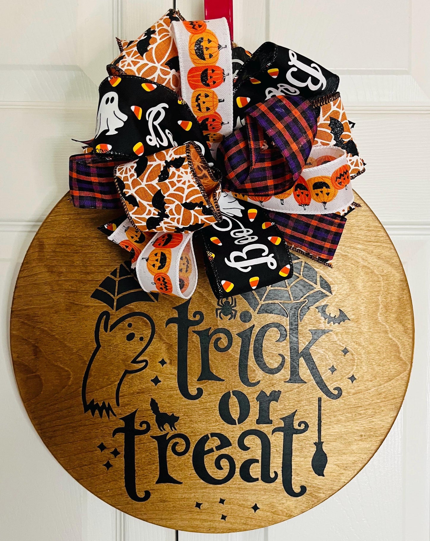 trick or treat ghost Halloween door hanger wreath