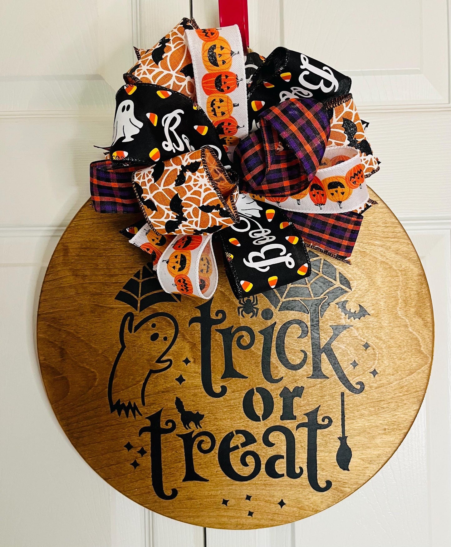 trick or treat ghost Halloween door hanger wreath