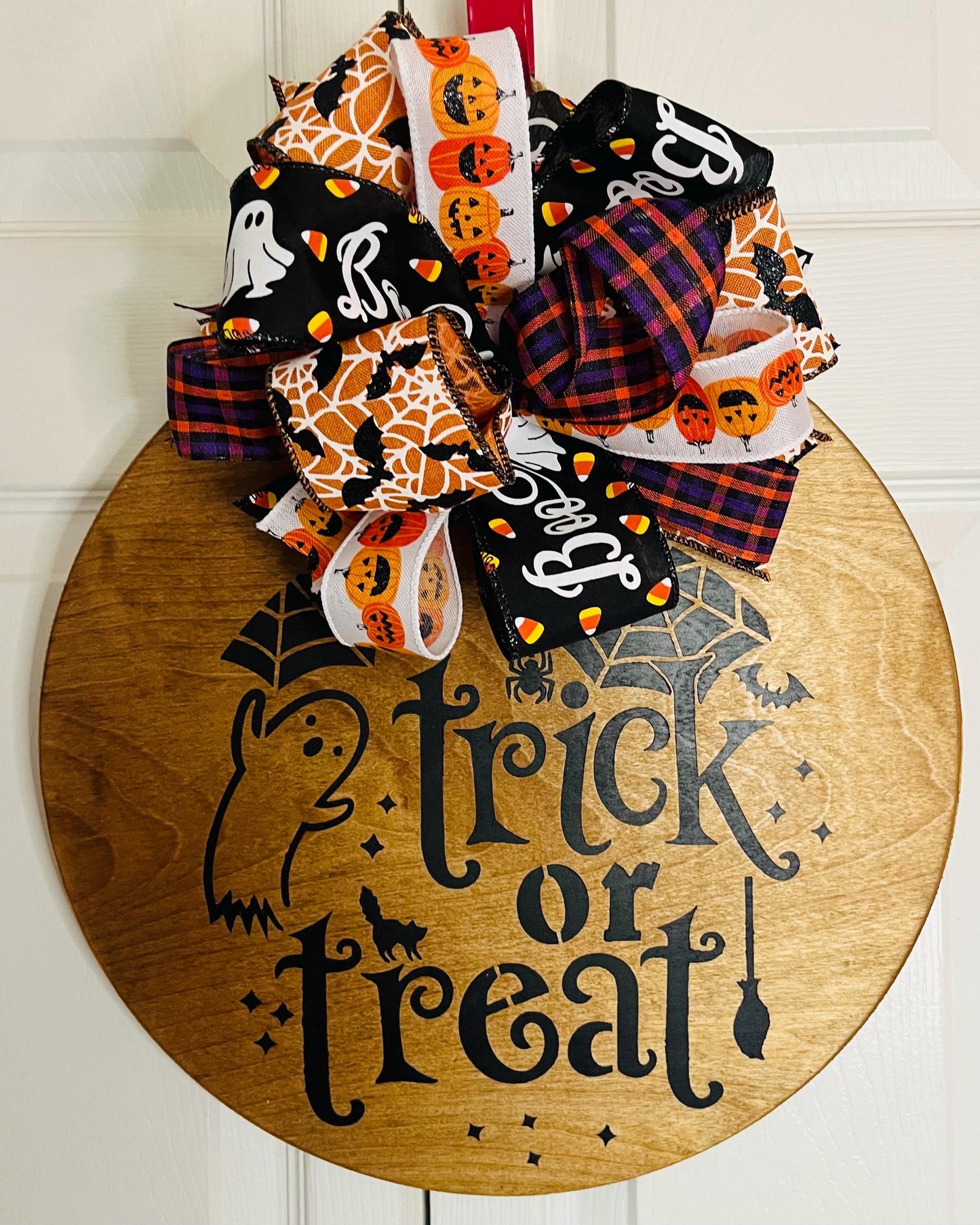trick or treat ghost Halloween door hanger wreath