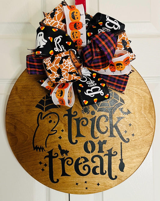 trick or treat ghost Halloween door hanger wreath